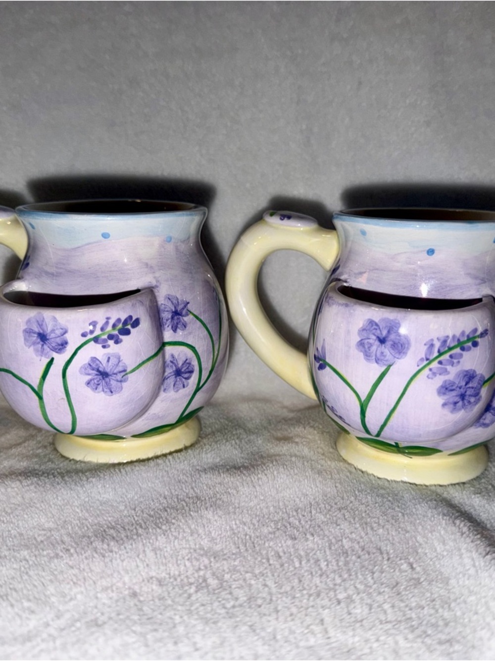 2 Matching Ganz Hand-Painted Tea Cup with a Tea Bag Pouch - Ceramic Gift Decor